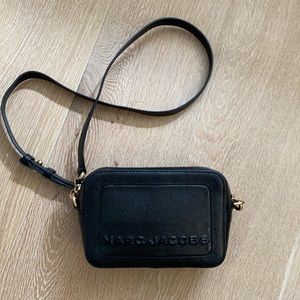 Marc Jacobs pebbled black leather cross body purse